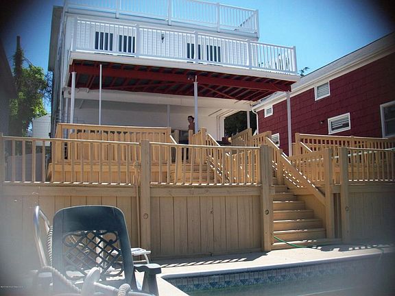 2nd image of 1416 Summit Ave