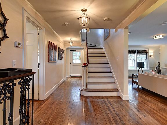 3rd image of 51 E Orchard Ave