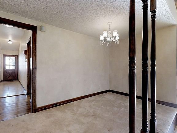 4th image of 1401 N Lillard Dr