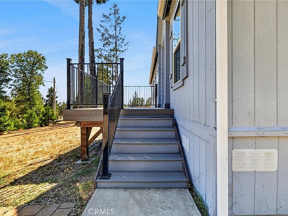 3rd image of 13737 S Park Dr
