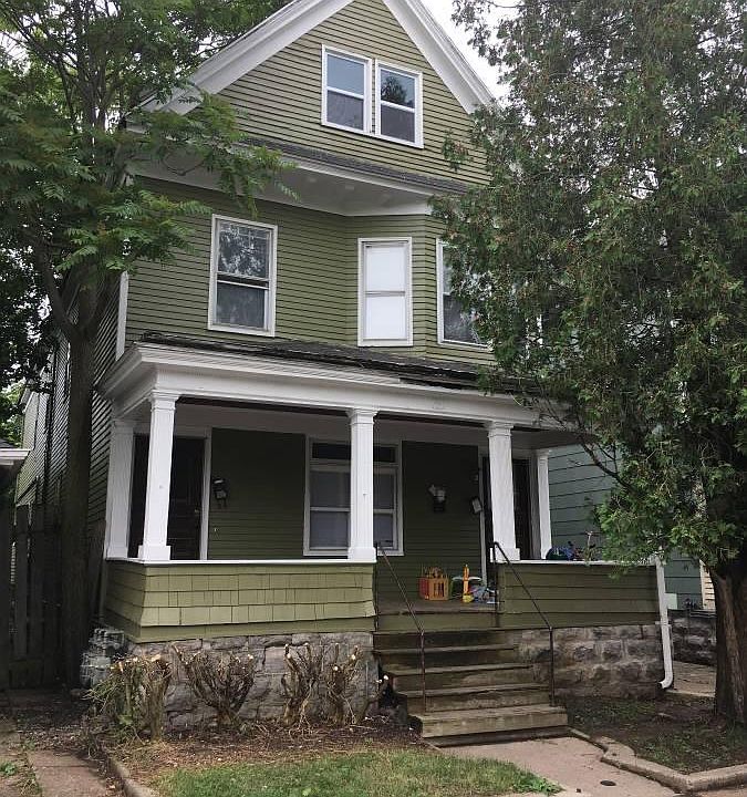 1st image of 35 Hoyt St #3