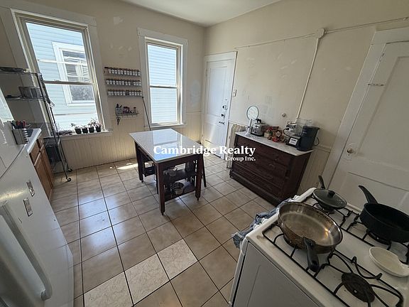 3rd image of 15 Harvard Ter #3