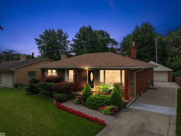 21012 Thiele St, Saint Clair Shores, MI 48081
