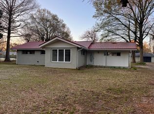 1154 Cloverdale Dr, Greenville, MS 38701