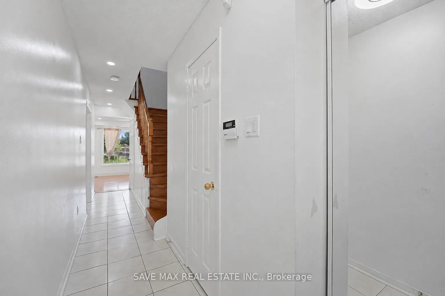 4 bed, $2,900 — Photo 2