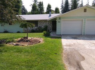 704 E B St, Deer Park, WA 99006
