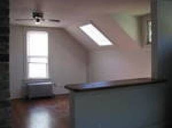 2nd image of 828 1/2 Blake Ave