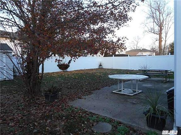 4th image of 100 Colonial Dr