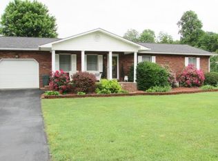 125 Creekside Dr, Elizabethton, TN 37643
