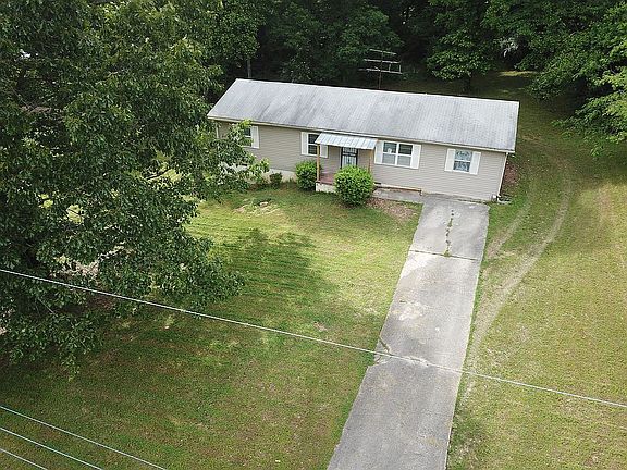 3rd image of 6409 Milroy Ln