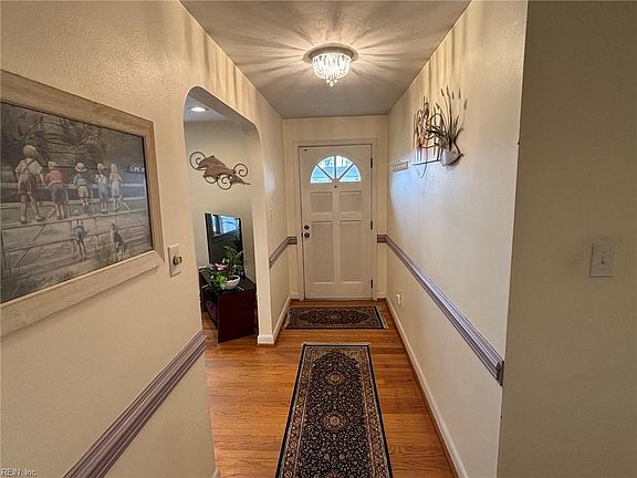 5th image of 105 Conference Ct