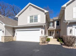 948 Treeline Ct, Lockport, IL 60441