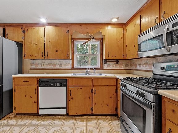 5th image of 83 McClelland Rd