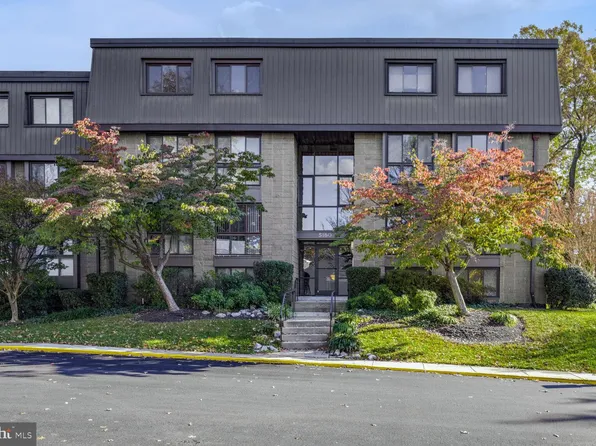5180 Maris Ave APT 301, Alexandria, VA 22304
