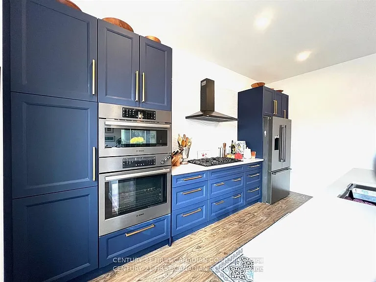 218 Joseph St #UPPER — Photo 4