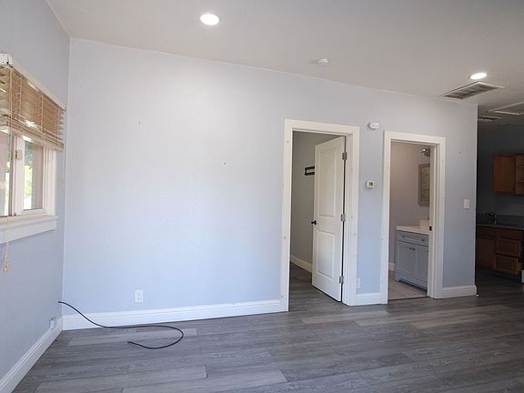 3rd image of 1436 Albany Ave
