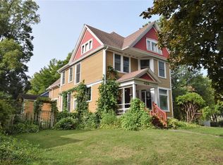424 2nd St NW, Mount Vernon, IA 52314