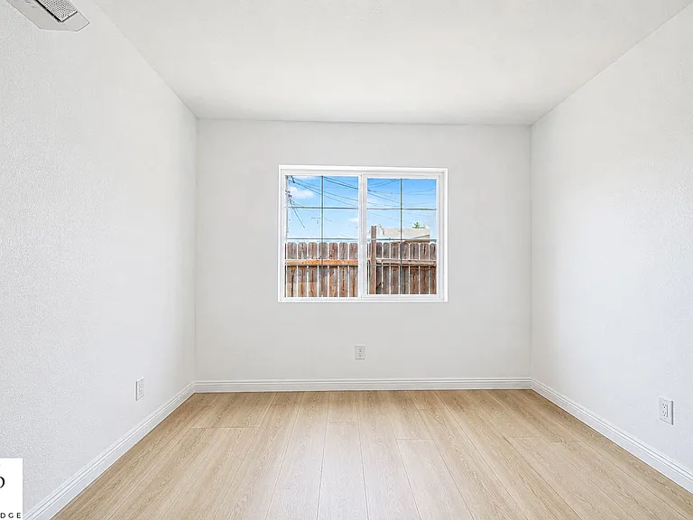 1428 W 59th St #3/4 — Photo 10
