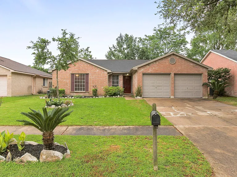 22811 Capitol Landing Ln — Photo 3