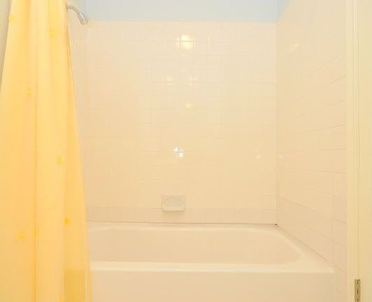 2d Bath Tub/Shower