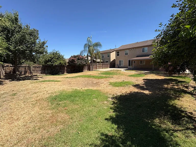 722 W James Ct — Photo 45