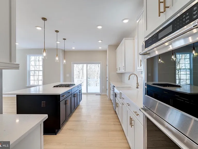 10810 Meridian Hill Way — Photo 3