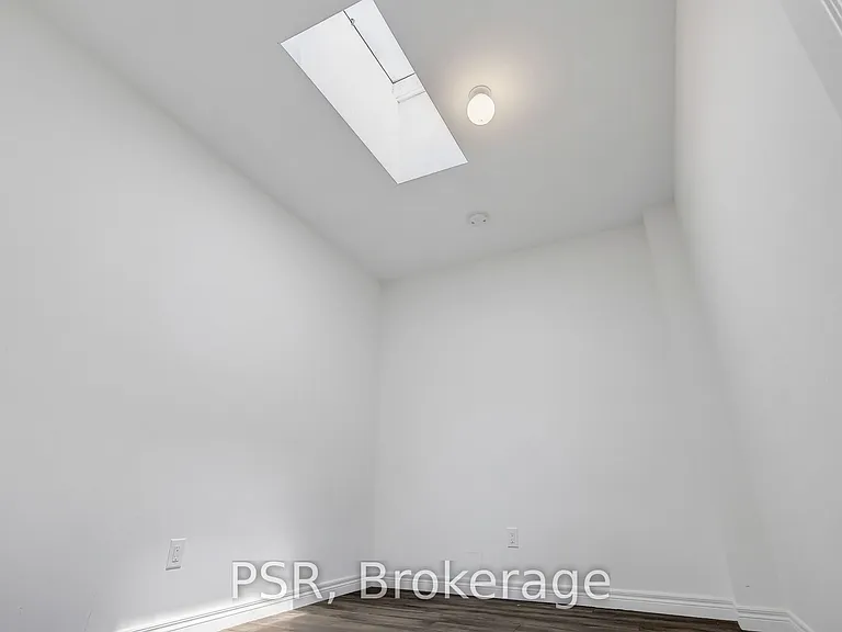 464 College St #3 — Photo 18