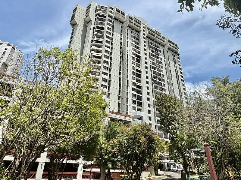 Parque De Las Fuentes Int Cesar Gonzalez 690 Esq J