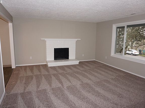 5th image of 2011 NE Cranbrook Dr