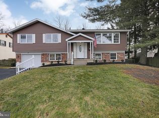 820 Upton Way, Somerdale, NJ 08083