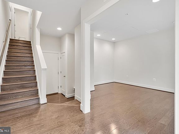 3rd image of 8042 Tribeca St