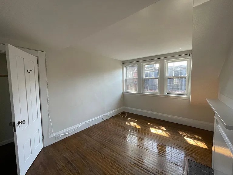 25 S Russell St #4 — Photo 8