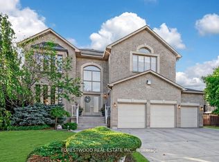 971 Lovingston Cres, Mississauga, ON L4W3V7