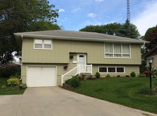 803 Brookside Dr, Audubon, IA 50025