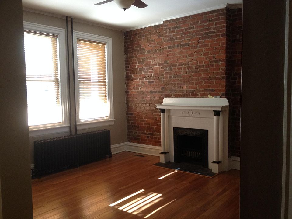 1st image of 2210 Park Ave #1