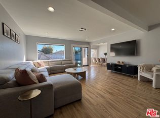 10148 Gothic Ave, North Hills, CA 91343