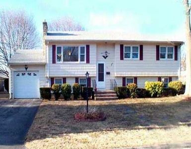 81 Sprague Ave, Warwick, RI, 02889