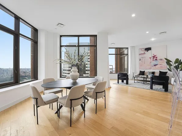 75 Wall St #Phd2, New York, NY 10005