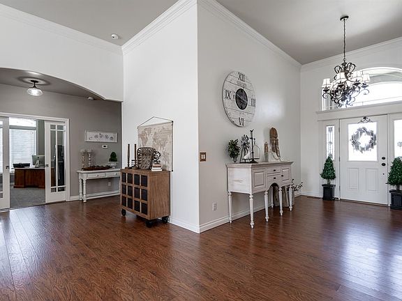 3rd image of 1306 Scarlet Pl