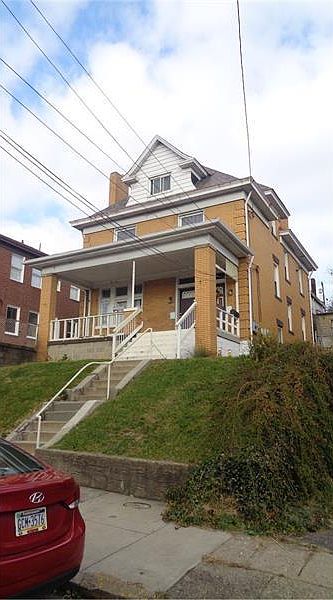 2nd image of 2713 Pyramid Ave
