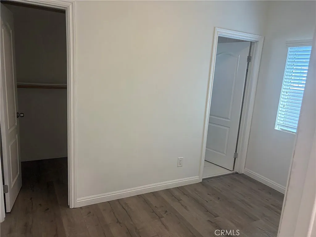 3 bed, 900 sqft, $3,200 — Photo 2