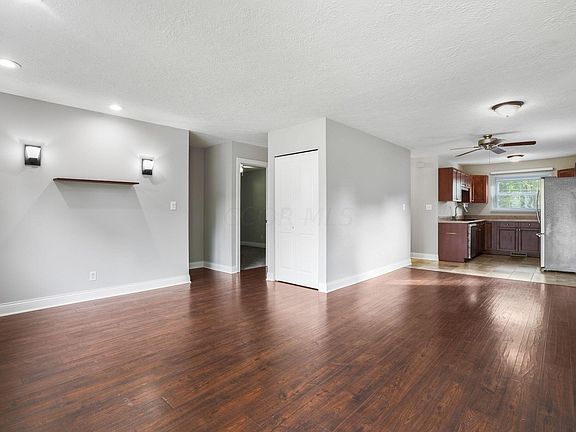 4th image of 404 Navajo Dr