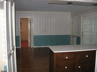 3rd image of 900 Gardens Pkwy