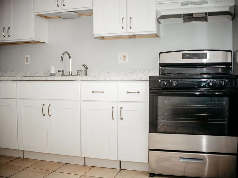 1080 Kelly Dr — Photo 4