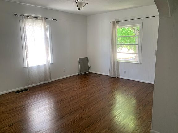 3rd image of 620 N Arthur Ave #11209602