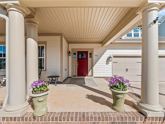 3rd image of 1825 Springcrest Dr