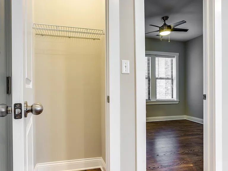 2507 W Catalpa Ave — Photo 14