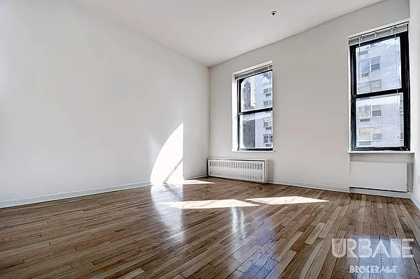 Rented by Urbane Brokerage | media 7