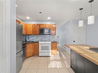 Dixon Crossing, Providence, RI 02907