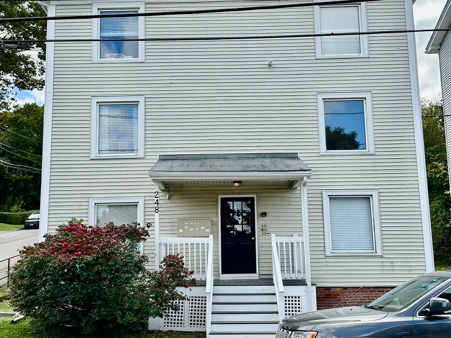 Cross Street Residences — Photo 4